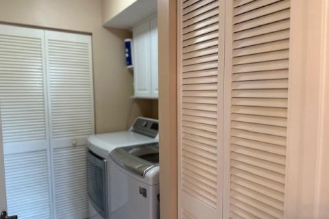 Condo in Sunrise, Florida, 2 bedrooms  № 1127971 - photo 1