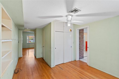 Купить виллу или дом в Майами, Флорида 4 спальни, 164.07м2, № 2048379 - фото 28