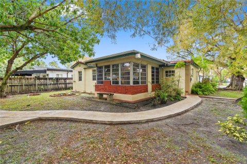 Купить виллу или дом в Майами, Флорида 4 спальни, 164.07м2, № 2048379 - фото 6