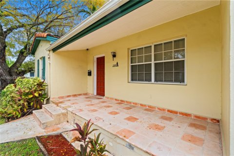 Купить виллу или дом в Майами, Флорида 4 спальни, 164.07м2, № 2048379 - фото 10