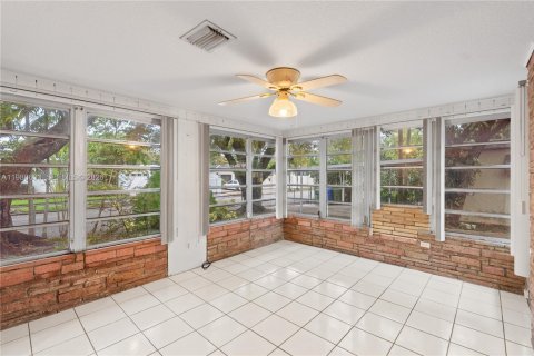 Купить виллу или дом в Майами, Флорида 4 спальни, 164.07м2, № 2048379 - фото 25