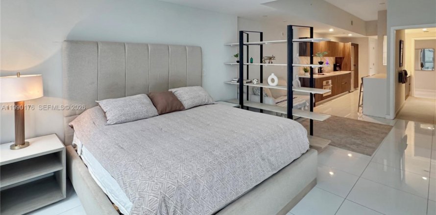 Студия в кондо в Майами, Флорида № 2052274