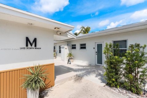 Immobilier commercial à Lake Worth, Floride 477.89 m2 № 1963831