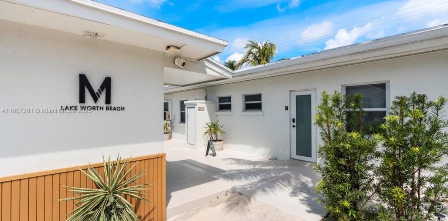 Immobilier commercial à Lake Worth, Floride 477.89 m2 № 1963831