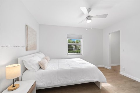 Immobilier commercial à vendre à Lake Worth, Floride: 477.89 m2 № 1963831 - photo 11