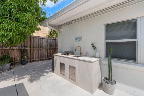 Immobilier commercial à vendre à Lake Worth, Floride: 477.89 m2 № 1963831 - photo 8