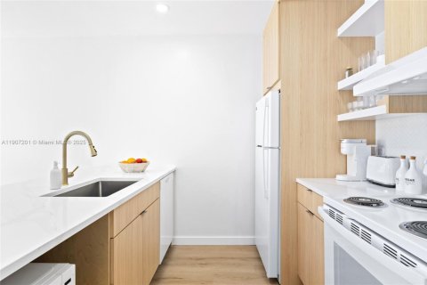 Immobilier commercial à vendre à Lake Worth, Floride: 477.89 m2 № 1963831 - photo 16