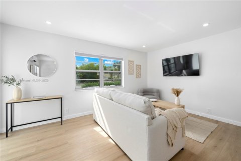 Immobilier commercial à vendre à Lake Worth, Floride: 477.89 m2 № 1963831 - photo 12