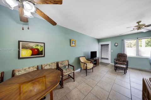 Купить кондоминиум в Майами, Флорида 1 спальня, 57.6м2, № 2003238 - фото 4