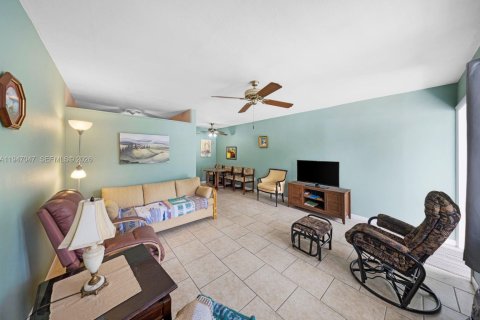 Купить кондоминиум в Майами, Флорида 1 спальня, 57.6м2, № 2003238 - фото 2