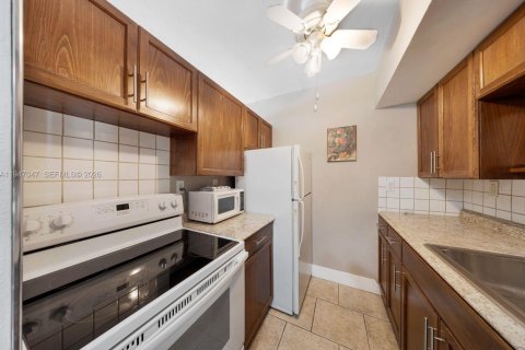 Купить кондоминиум в Майами, Флорида 1 спальня, 57.6м2, № 2003238 - фото 5