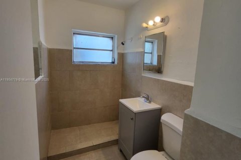 Propiedad comercial en venta en Miami, Florida № 1955170 - foto 4