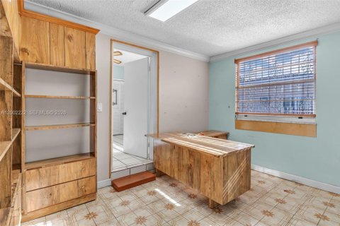 House in Miami, Florida 2 bedrooms, 137.59 sq.m. № 2066180 - photo 10