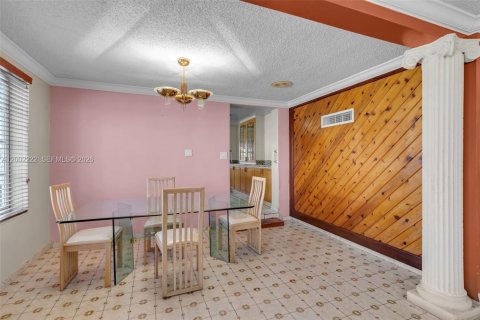 House in Miami, Florida 2 bedrooms, 137.59 sq.m. № 2066180 - photo 16