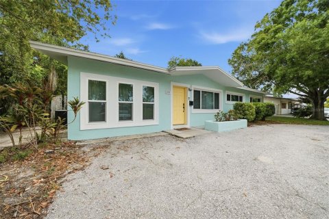 Villa ou maison à vendre à Saint Petersburg, Floride: 3 chambres, 125.6 m2 № 2133612 - photo 2