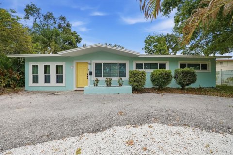 Villa ou maison à Saint Petersburg, Floride 3 chambres, 125.6 m2 № 2133612
