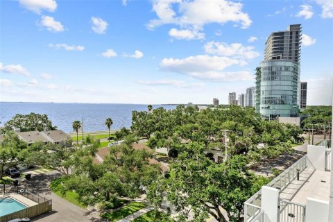 Condominio en venta en Tampa, Florida, 4 dormitorios, 269.04 m2 № 1846524 - foto 21