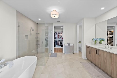 Condominio en venta en Tampa, Florida, 4 dormitorios, 269.04 m2 № 1846524 - foto 27