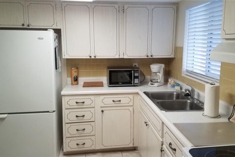 Condo in Bradenton, Florida, 2 bedrooms  № 1873005 - photo 8