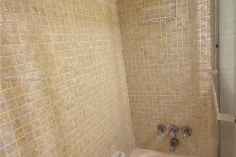Condominio en venta en Deerfield Beach, Florida, 2 dormitorios, 84.26 m2 № 1952355 - foto 11
