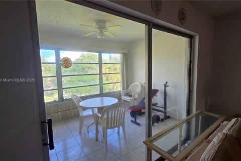 Condominio en venta en Deerfield Beach, Florida, 2 dormitorios, 84.26 m2 № 1952355 - foto 3