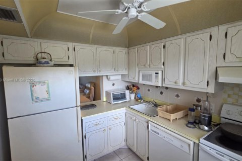 Condominio en venta en Deerfield Beach, Florida, 2 dormitorios, 84.26 m2 № 1952355 - foto 12