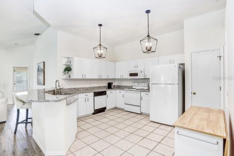 Condominio en venta en Sun City Center, Florida, 2 dormitorios, 116.03 m2 № 2231871 - foto 13