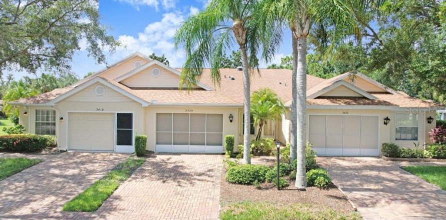 Condominio en Sun City Center, Florida, 2 dormitorios № 2231871