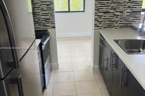 Снять в аренду кондоминиум в Майами, Флорида 2 спальни, 99.78м2, № 1952971 - фото 12