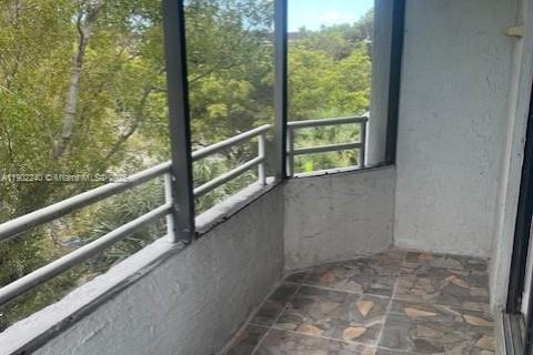 Снять в аренду кондоминиум в Майами, Флорида 2 спальни, 99.78м2, № 1952971 - фото 3