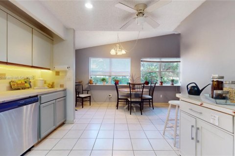 House in Homestead, Florida 2 bedrooms, 119.47 sq.m. № 1956648 - photo 7