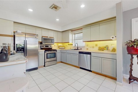 House in Homestead, Florida 2 bedrooms, 119.47 sq.m. № 1956648 - photo 4