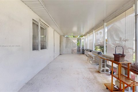 House in Homestead, Florida 2 bedrooms, 119.47 sq.m. № 1956648 - photo 16