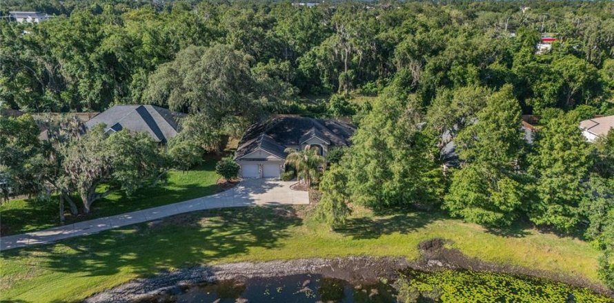 House in Sanford, Florida 4 bedrooms, 199.46 sq.m. № 2121119