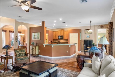 House in Sanford, Florida 4 bedrooms, 199.46 sq.m. № 2121119 - photo 18
