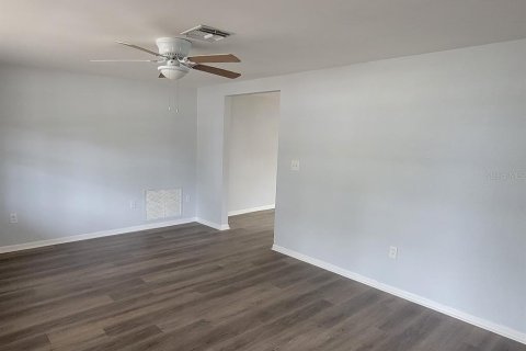 Casa en alquiler en New Port Richey, Florida, 2 dormitorios, 106.74 m2 № 1906825 - foto 4