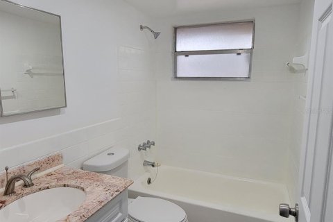 Casa en alquiler en New Port Richey, Florida, 2 dormitorios, 106.74 m2 № 1906825 - foto 13