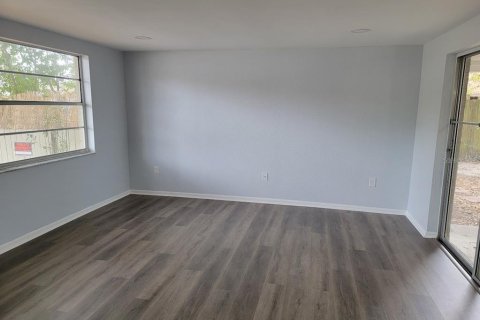 Casa en alquiler en New Port Richey, Florida, 2 dormitorios, 106.74 m2 № 1906825 - foto 8