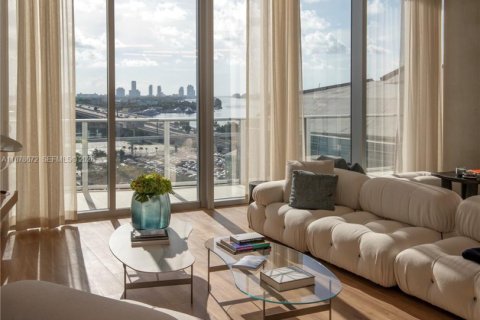 Condo in Miami, Florida, 2 bedrooms  № 1959538 - photo 23