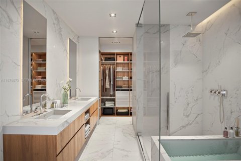 Condo in Miami, Florida, 2 bedrooms № 1959538 - photo 12