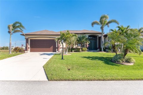 House in Rotonda, Florida 3 bedrooms, 180.6 sq.m. № 1523764 - photo 2