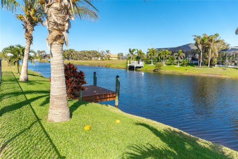 House in Rotonda, Florida 3 bedrooms, 180.6 sq.m. № 1523764 - photo 29