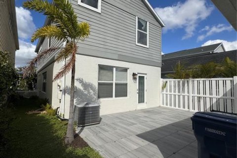 House in Sarasota, Florida 3 bedrooms, 156.08 sq.m. № 1912046 - photo 3