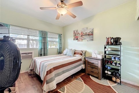 Condo in Saint Petersburg, Florida, 1 bedroom № 2095653 - photo 7