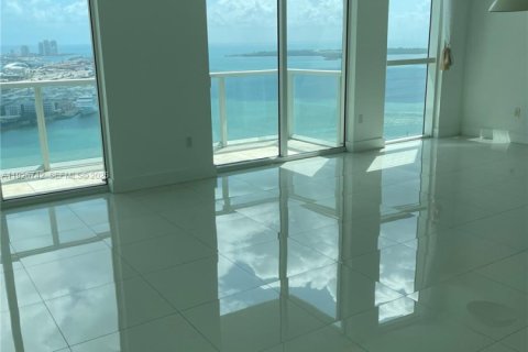 Condo in Miami, Florida, 2 bedrooms  № 1986608 - photo 1
