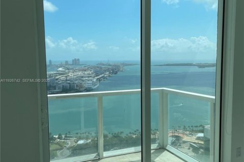 Condo in Miami, Florida, 2 bedrooms  № 1986608 - photo 10