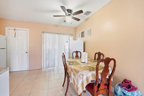 Villa ou maison à vendre à North Lauderdale, Floride: 2 chambres, 72 m2 № 2083835 - photo 7