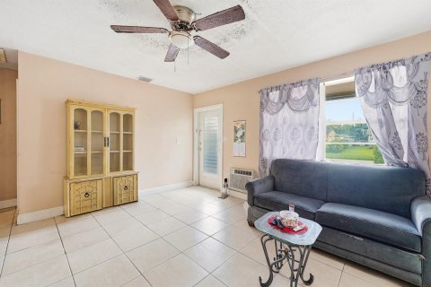 Villa ou maison à vendre à North Lauderdale, Floride: 2 chambres, 72 m2 № 2083835 - photo 6