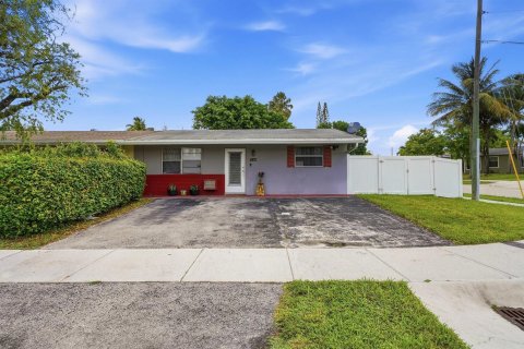 Villa ou maison à vendre à North Lauderdale, Floride: 2 chambres, 72 m2 № 2083835 - photo 2