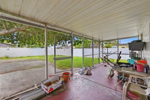 Villa ou maison à vendre à North Lauderdale, Floride: 2 chambres, 72 m2 № 2083835 - photo 13